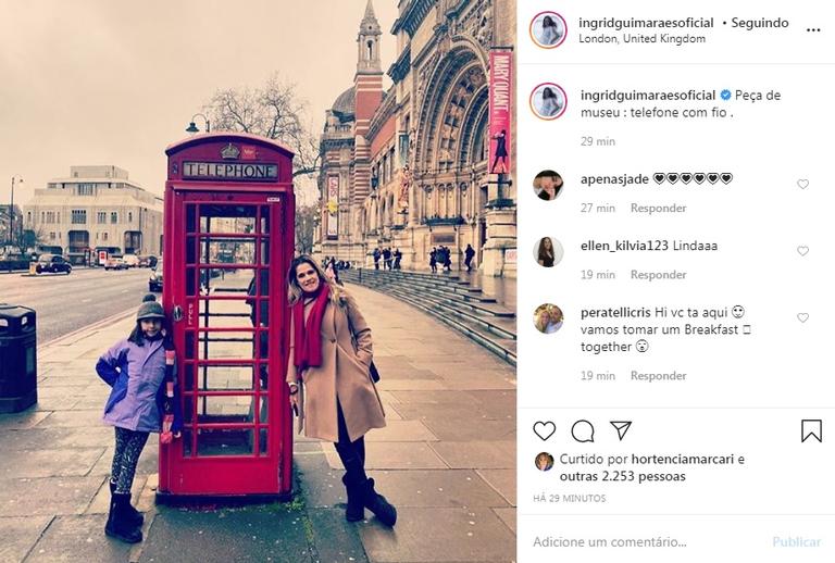 Ingrid Guimarães e filha posam em ponto clássico em Londres