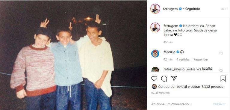 O cantor Ferrugem compartilhou uma foto antiga que tirou com dois amigos e encantou seus seguidores 