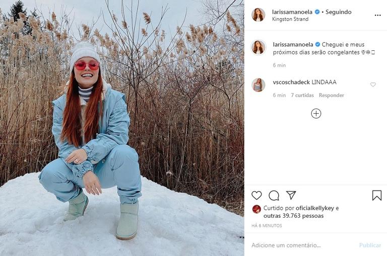 Larissa Manoela embarca em NY e posta clique na neve