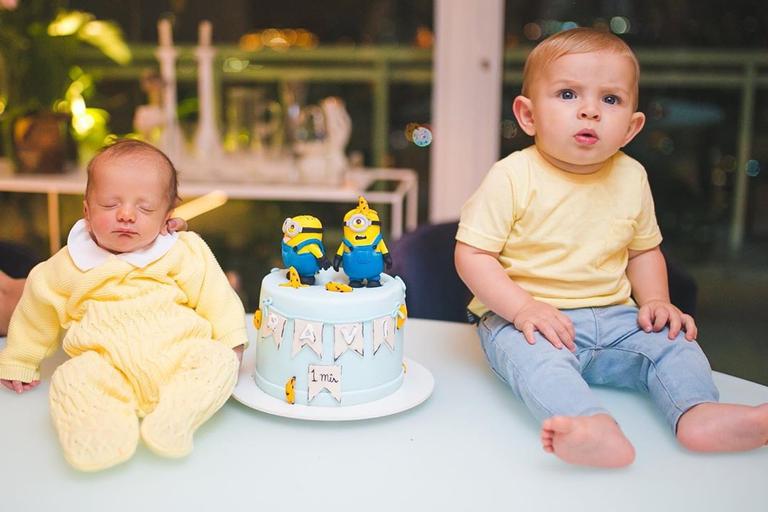 Ravi e o primo, Gaian em festinha de mesversário