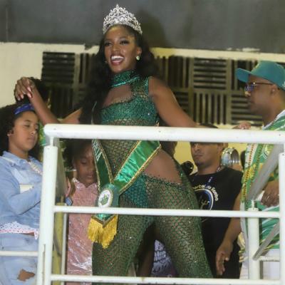 Iza rainha de bateria da Imperatriz Leopoldinense 