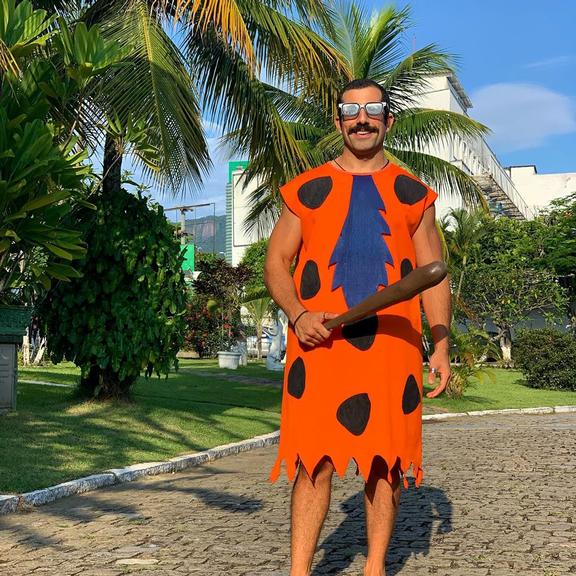 Kaysar Dadour fantasiado para o Carnaval