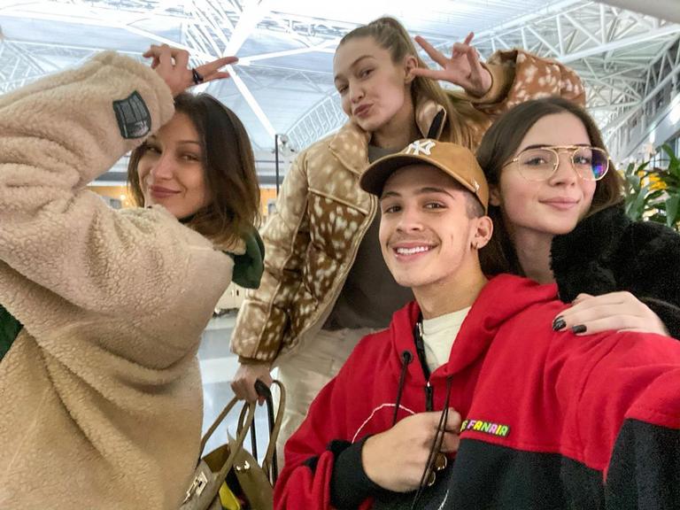 João Guilherme e Jade Picon tietam Bella e Gigi Hadid