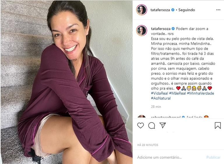 Thais Fersoza sem maquiagem e de pijama