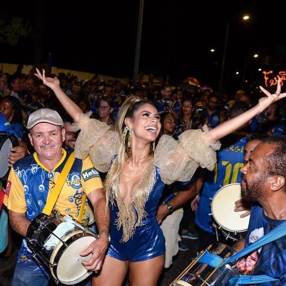 Lexa em ensaio para o Carnaval