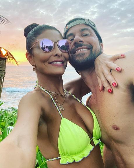 Juliana Paes com o marido em Fernando de Noronha