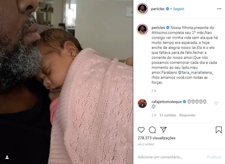 Péricles comemora primeiro mês da filha, Maria Helena