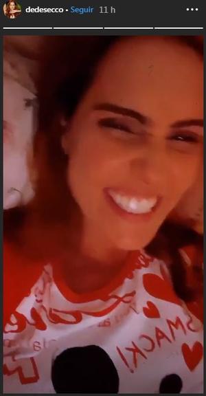 Deborah Secco aparece em momento fofo com a filha, Maria Flor