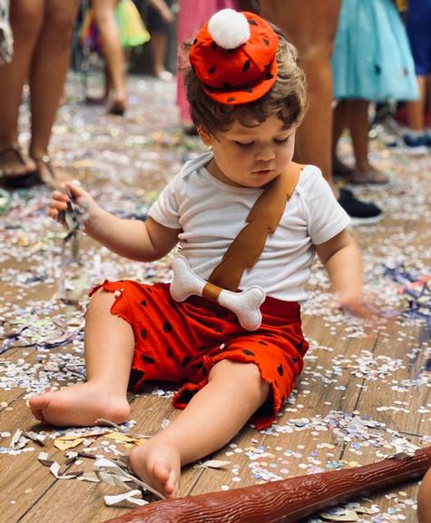 Luma Costa encanta seus seguidores com clique fofo do filho