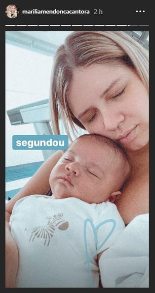 Marília Mendonça mostra Léo dormindo em seu colo e encanta