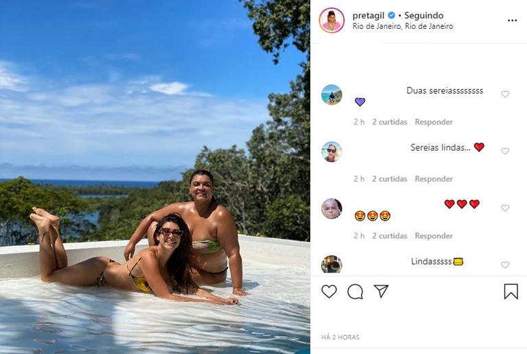 Preta Gil e Fernanda Paes Leme na piscina