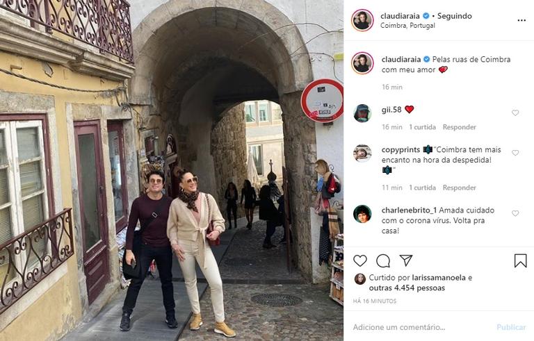 Claudia Raia e o marido curtem dia em Coimbra e encantam