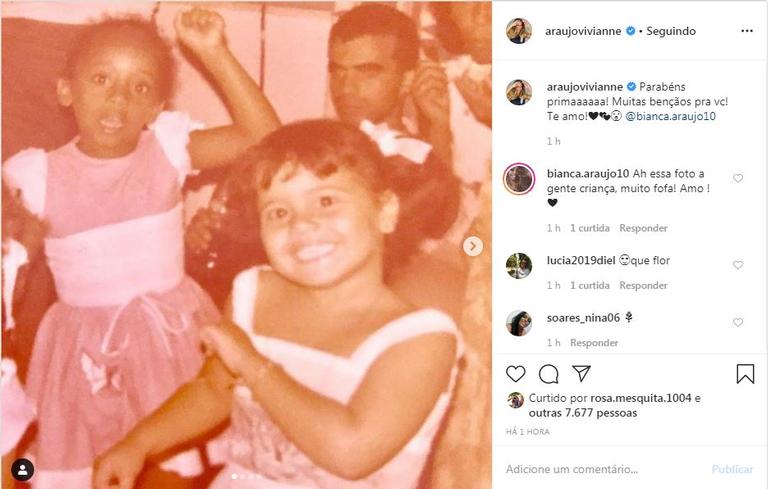 Com foto da infância, Viviane Araújo celebra aniversário da prima na web