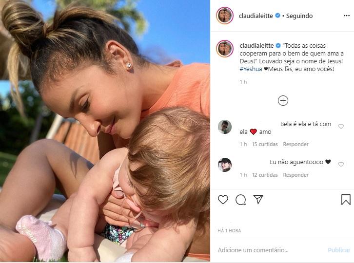 Claudia Leitte com a filha