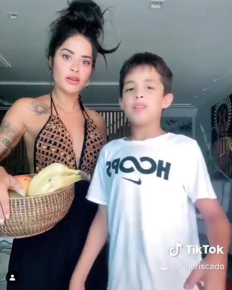 Aline Riscado faz vídeo engraçado ao lado do filho 