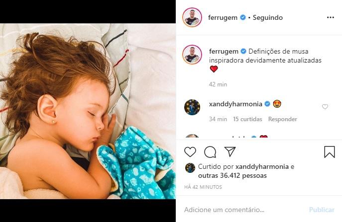 Ferrugem flagra a filha caçula dormindo e encanta as redes