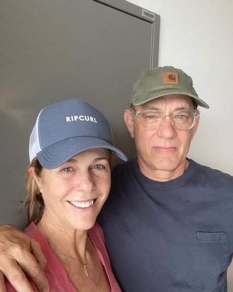 Tom Hanks e Rita Wilson falam sobre coronavírus: ''Passará''