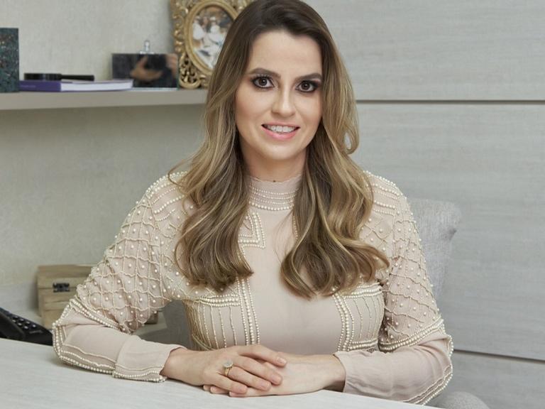 Thatiane M. N. Frange Bandeira - Membro da Sociedade Brasileira de Dermatologia 