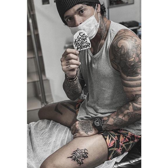 Rapper faz tatuagem em homenagem a Prior