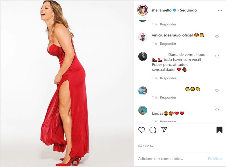 Sheila Mello de vestido vermelho