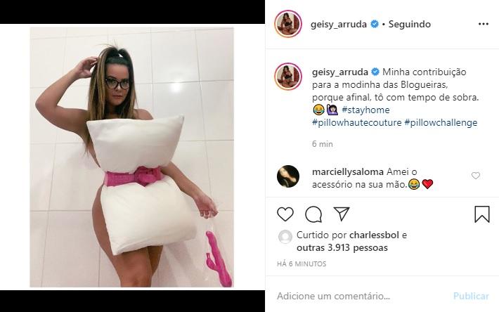 Geisy Arruda posa usando travesseiro como vestido