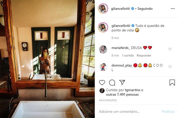 Giovanna Lancellotti mostra o corpão em clique de biquíni