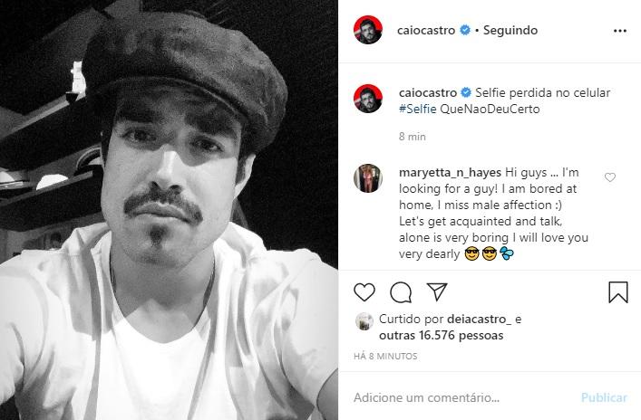 Caio Castro aparece em clique usando uma boina