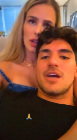 Gabriel Medina e Yasmin Brunet curtem live de Thiaguinho