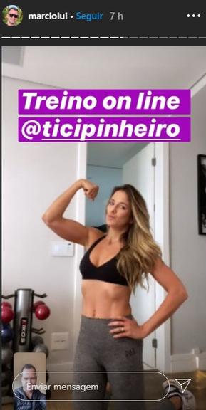 Ticiane Pinheiro exibe barriga sarada