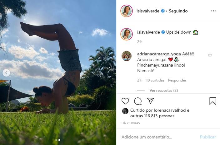 Isis Valverde publica foto de cabeça para baixo e é elogiada