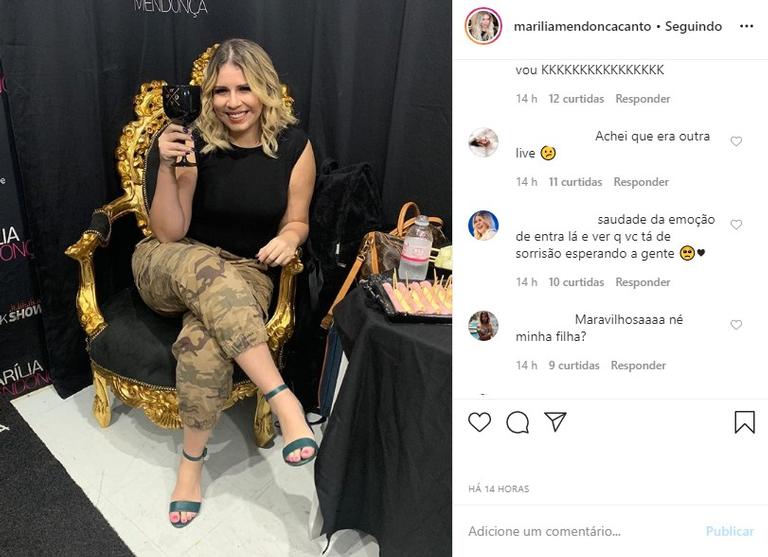 Marília Mendonça em camarim