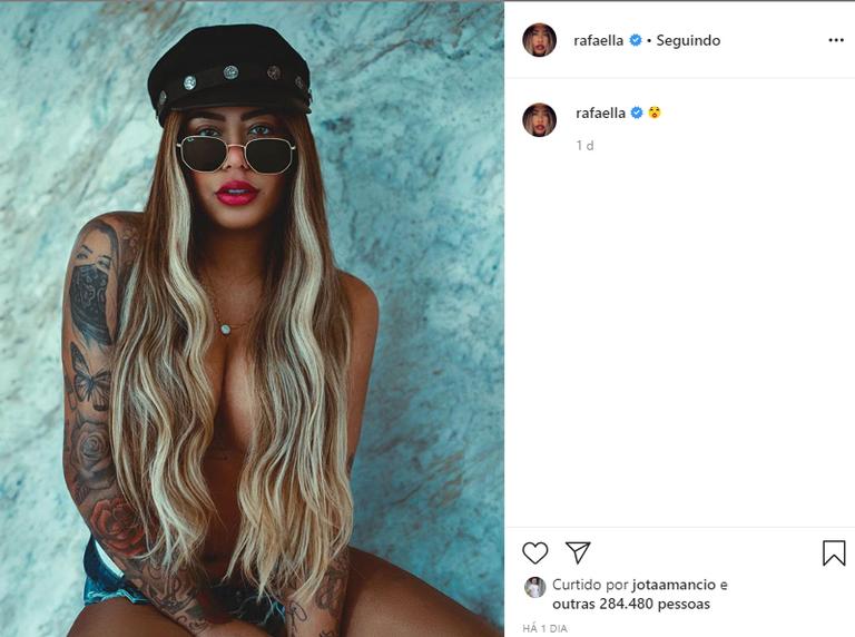 Rafaella Santos posa sensual e quase mostra demais