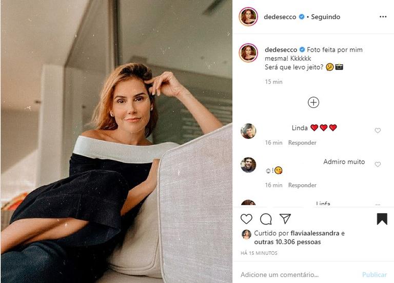 Deborah Secco foto em casa