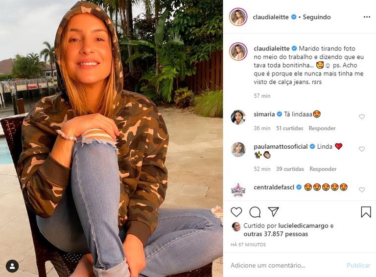 Claudia Leitte foto em casa