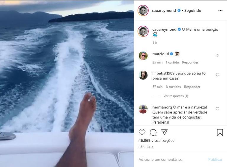 Cauã Reymond celebra a natureza ao lembrar passeio de barco