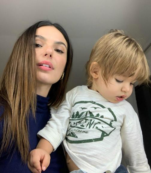 Isis Valverde posa com o filho, Rael e encanta seguidores