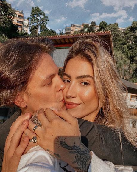 Gabi Brandt mostra a relação sólida que construiu com o marido, Saulo Poncio 