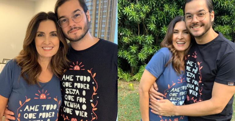 Fátima Bernardes posa com o namorado com camiseta de cantor