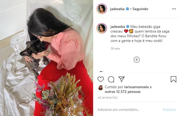 Jade Seba encanta a web em foto com seu cachorrinho