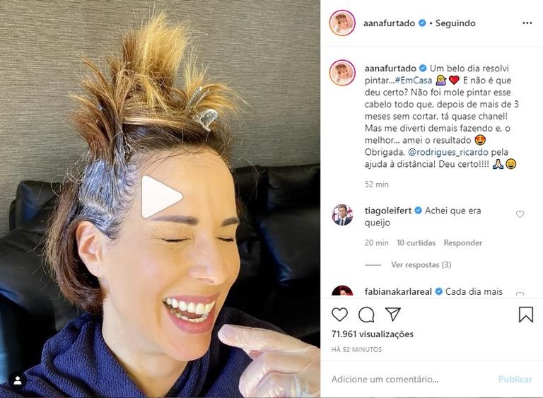 Ana Furtado pinta o cabelo sozinha em casa