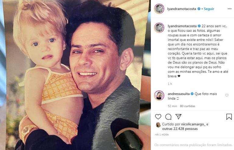 Filha do cantor Leandro se declara para o pai 22 anos após sua morte