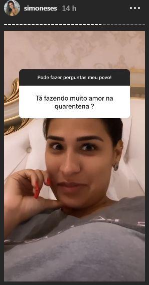 Simone fala sobre vida sexual na quarentena e plásticas