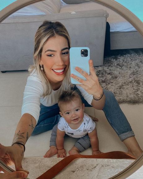 Gabi Brandt arranca suspiros ao posar com seu filho, Davi