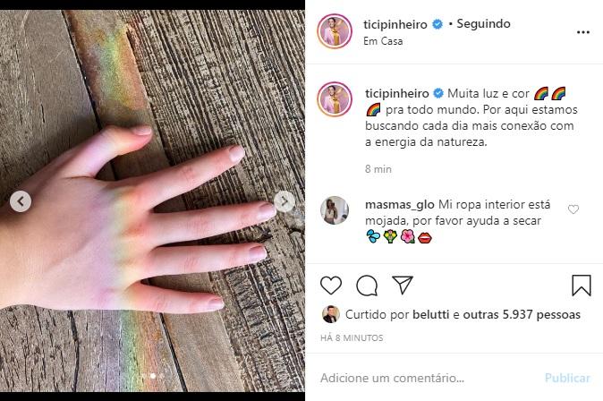 Ticiane Pinheiro posta fotos fofas de Rafaella e Manuella