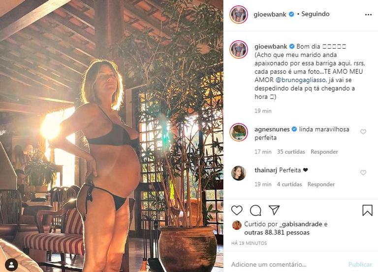 Giovanna Ewbank exibe o barrigão em foto tirada por Bruno Gagliasso