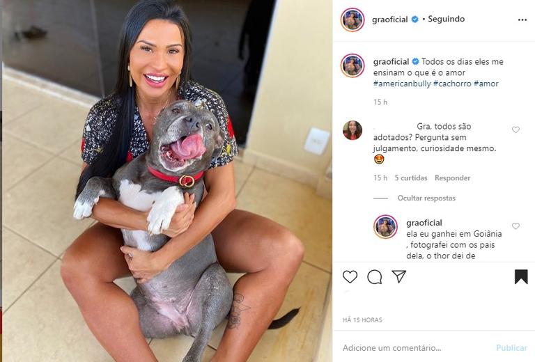 Gracyanne Barbosa com seu cachorro