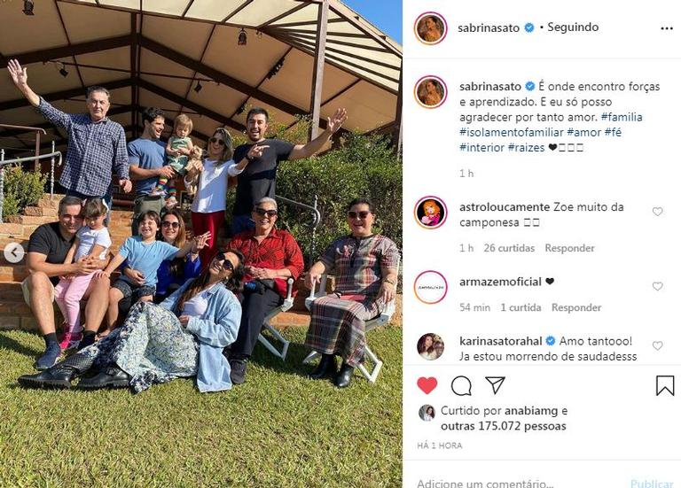 Sabrina Sato compartilha cliques em família