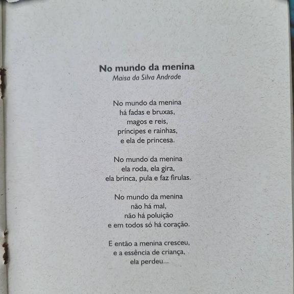 Maísa relembra quando ganhou concurso de poesia na escola