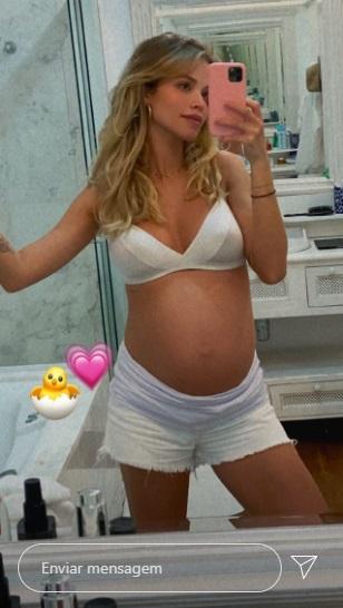 Esposa de Kaká exibe barrigão aos 6 meses de gravidez