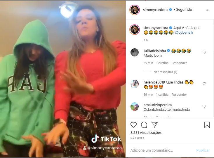 Simony mostrou um momento de muita diversão que teve com sua filha, Pyetra 